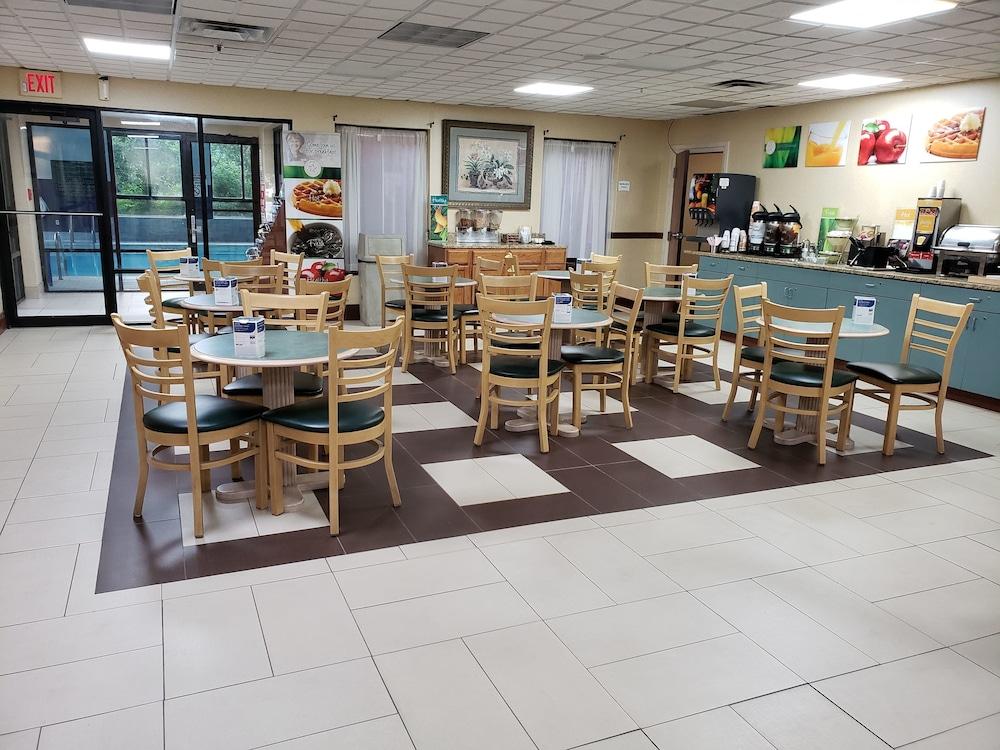 Quality Inn & Suites Sellersburg Kültér fotó