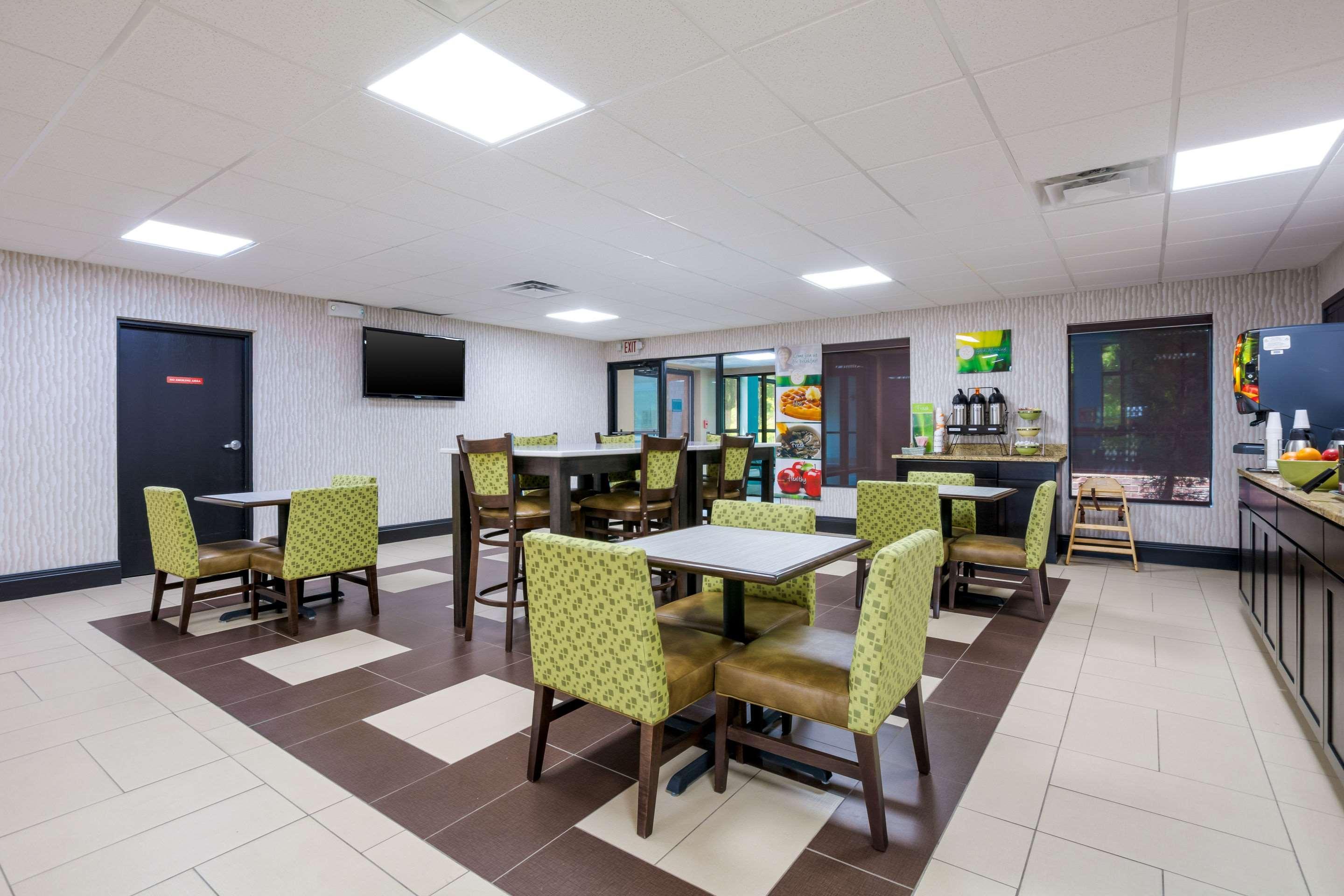 Quality Inn & Suites Sellersburg Kültér fotó