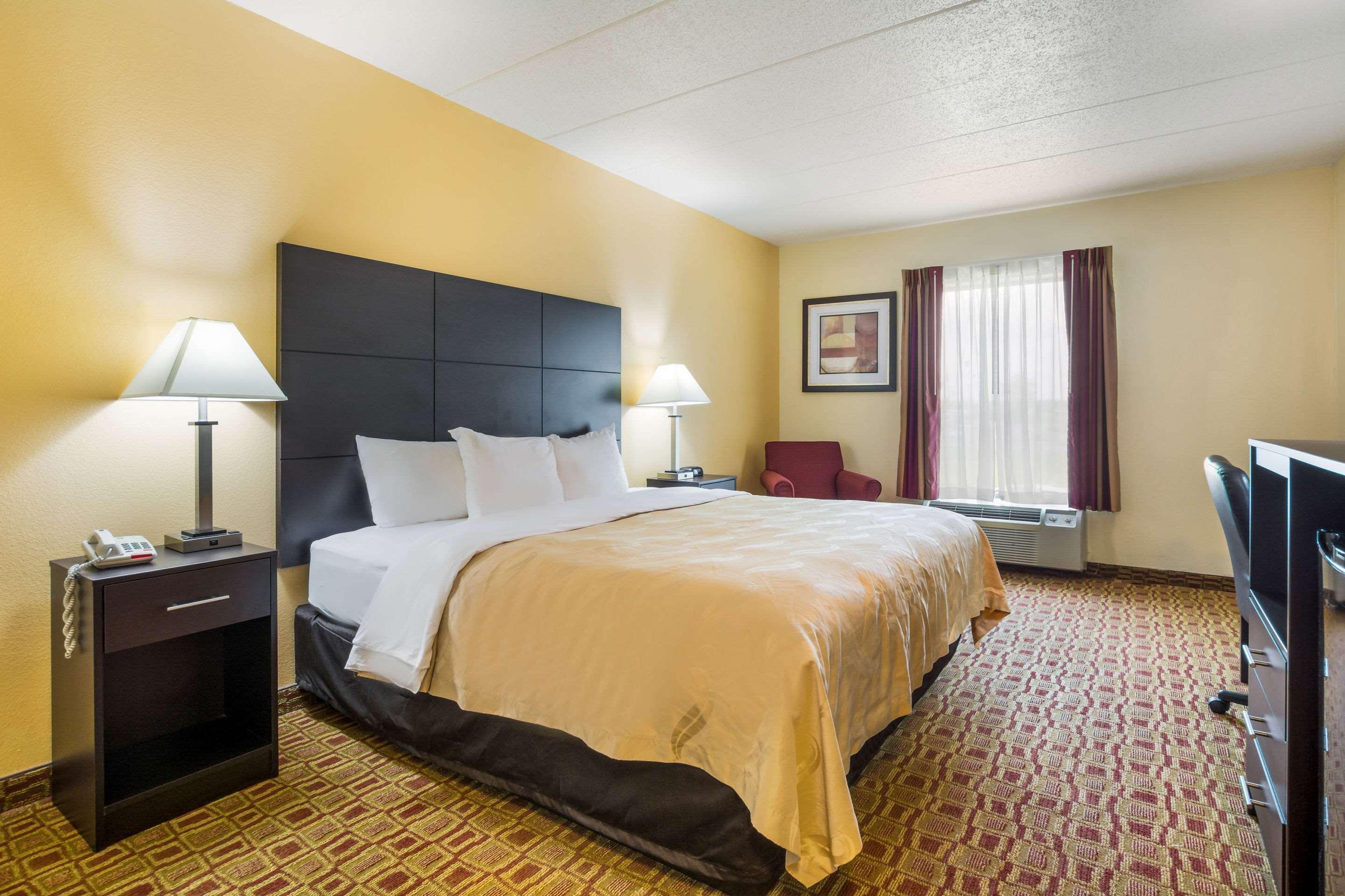 Quality Inn & Suites Sellersburg Kültér fotó