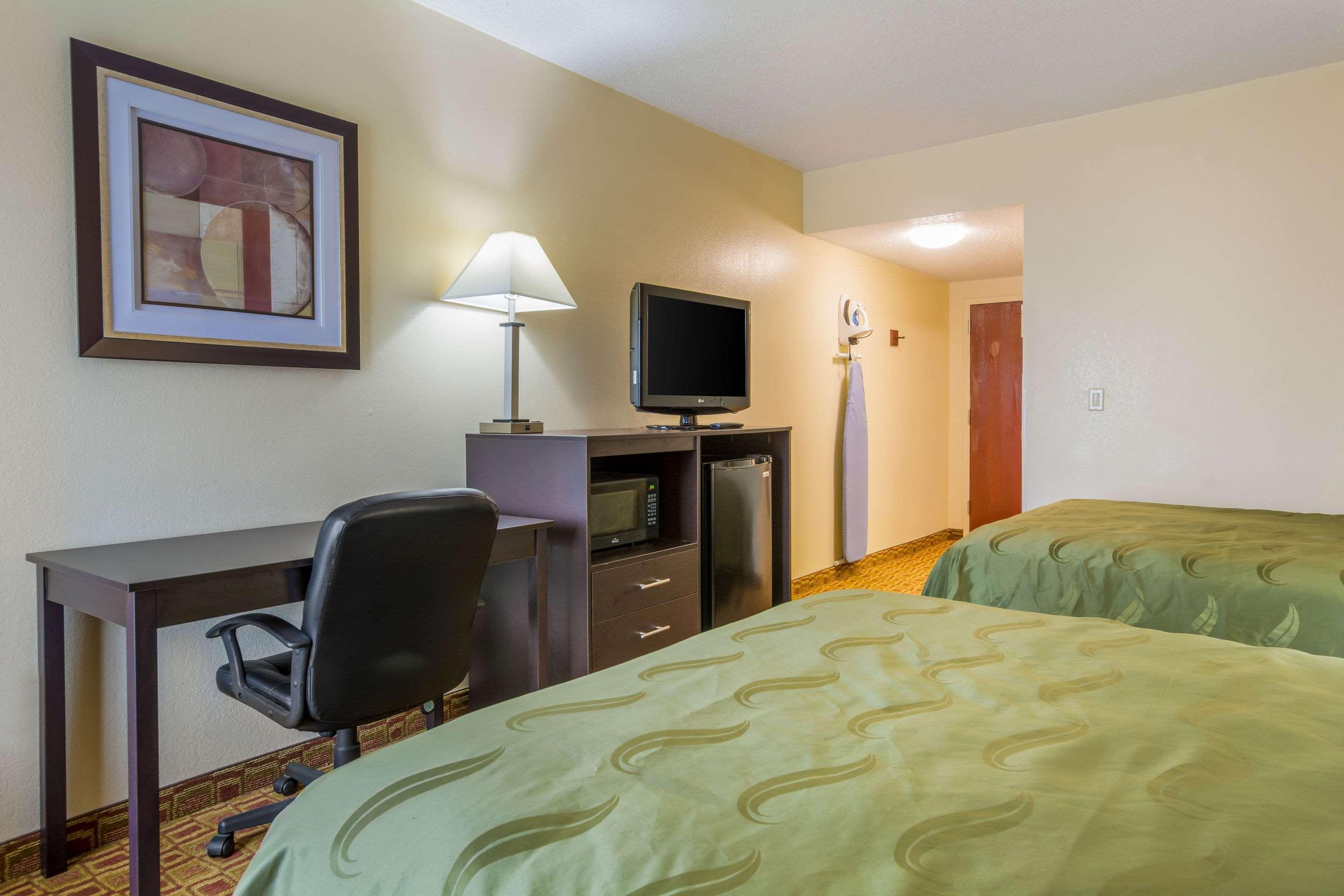 Quality Inn & Suites Sellersburg Kültér fotó