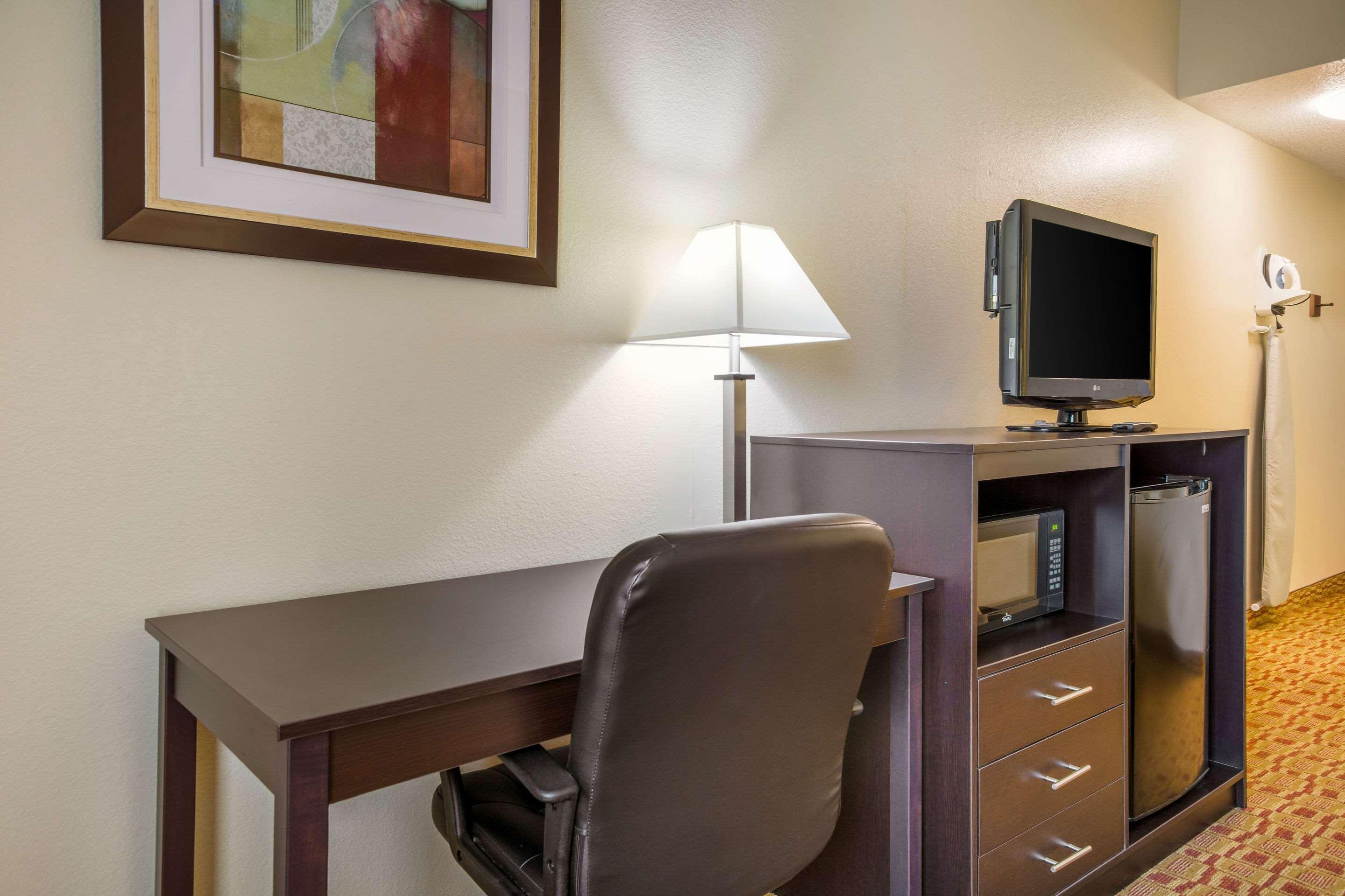 Quality Inn & Suites Sellersburg Kültér fotó