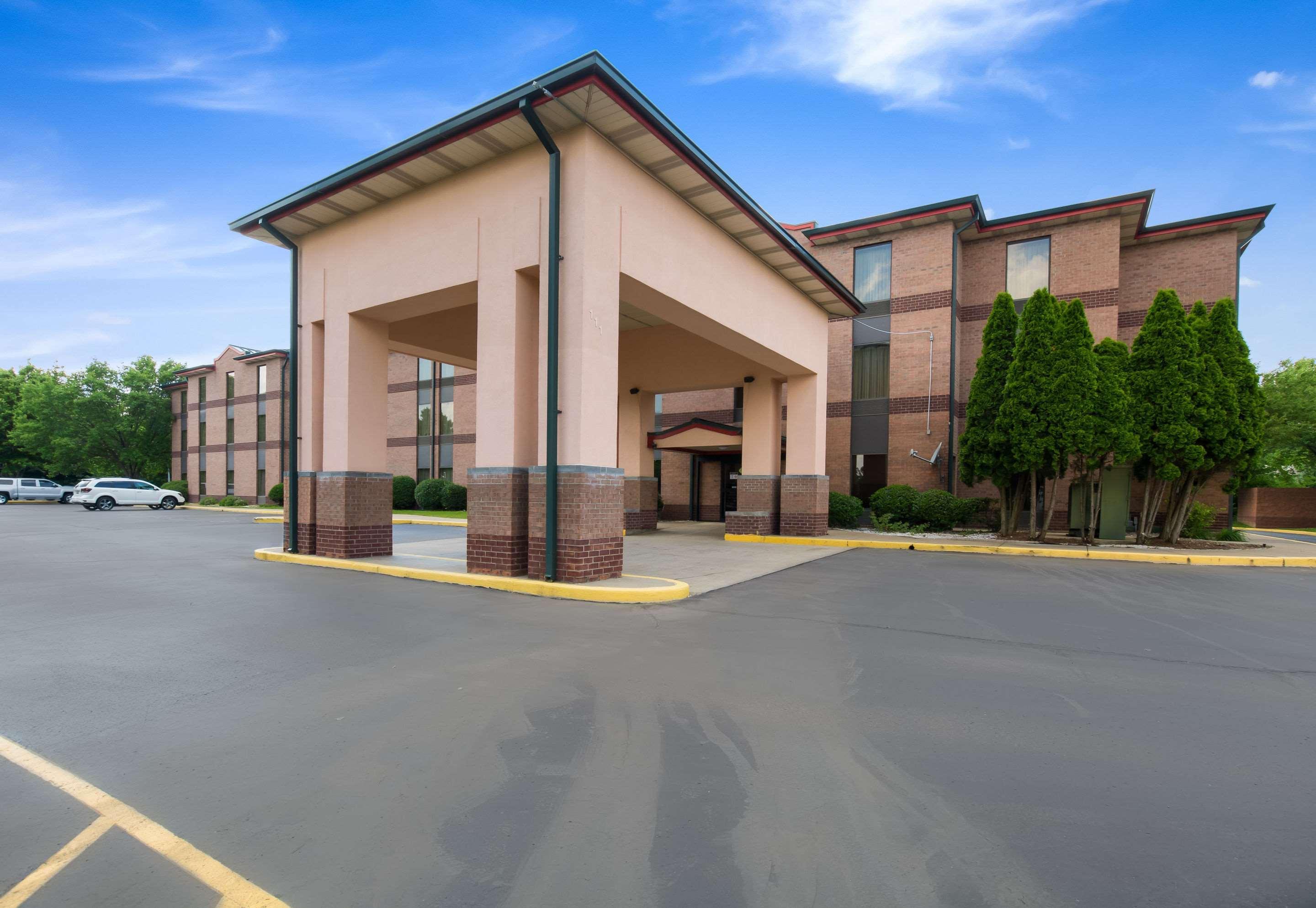 Quality Inn & Suites Sellersburg Kültér fotó
