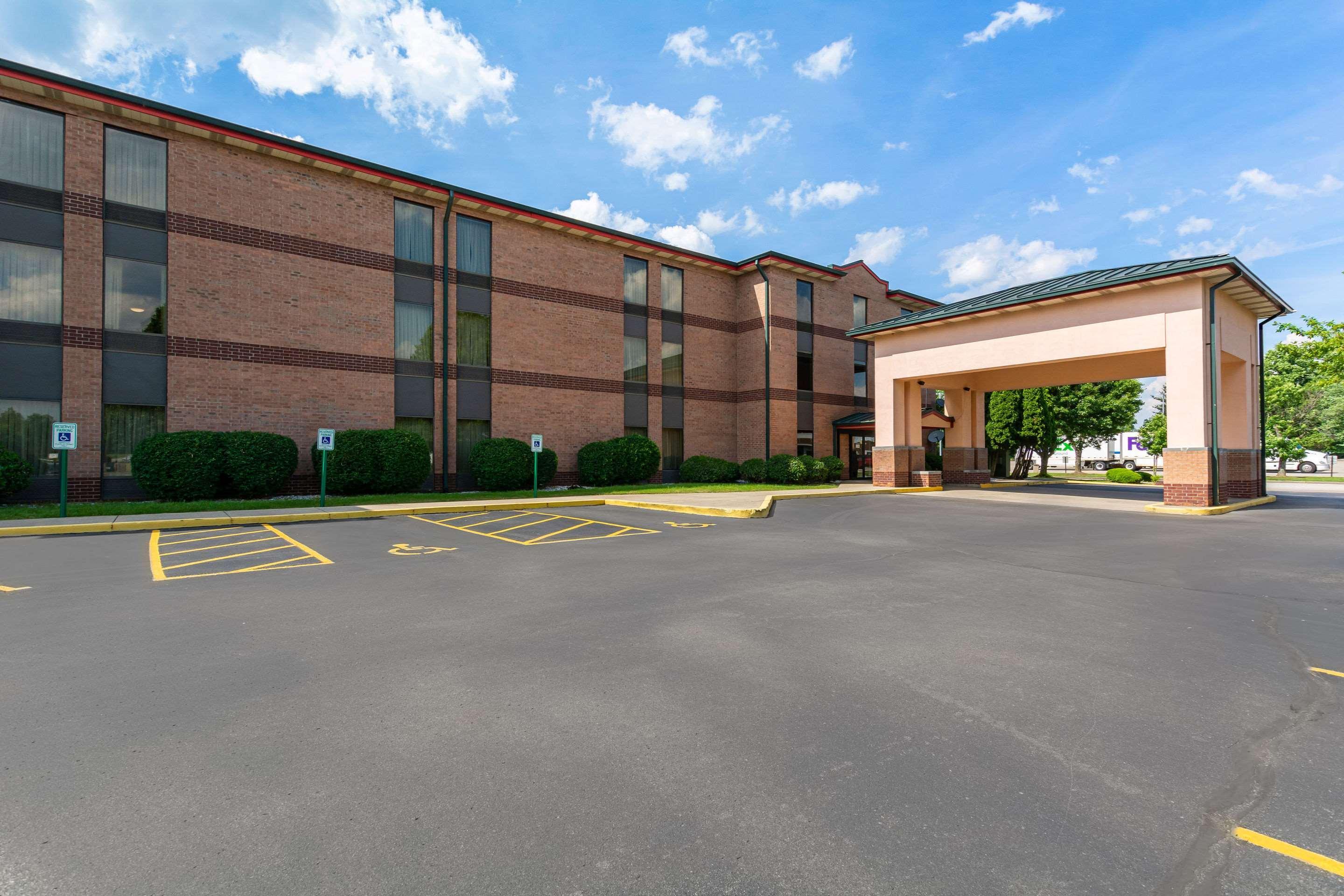 Quality Inn & Suites Sellersburg Kültér fotó