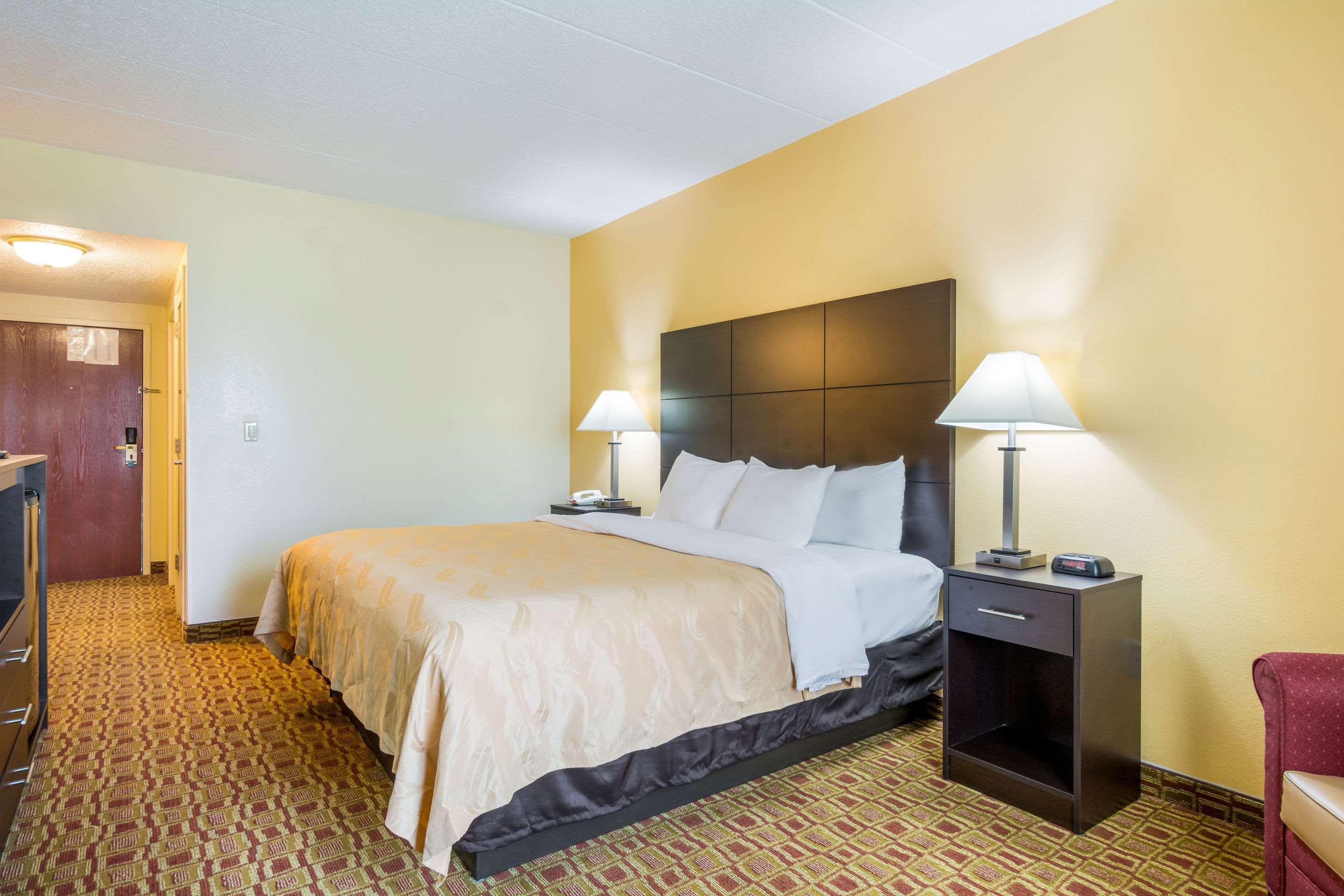 Quality Inn & Suites Sellersburg Kültér fotó