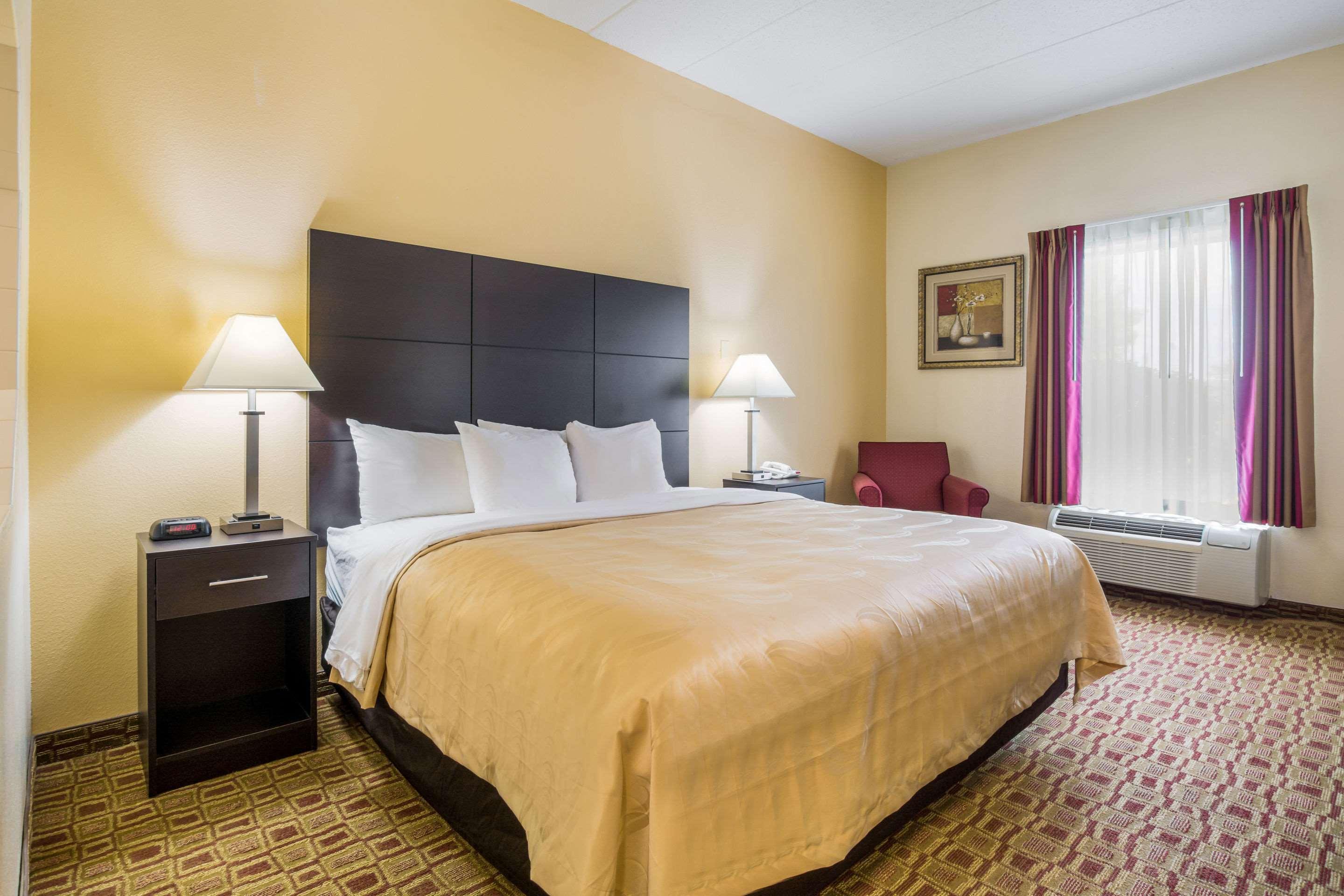 Quality Inn & Suites Sellersburg Kültér fotó