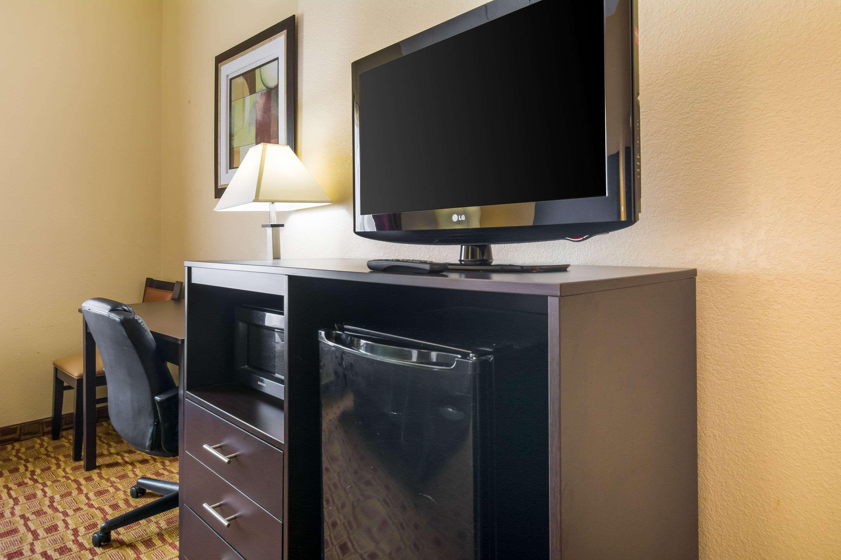 Quality Inn & Suites Sellersburg Kültér fotó