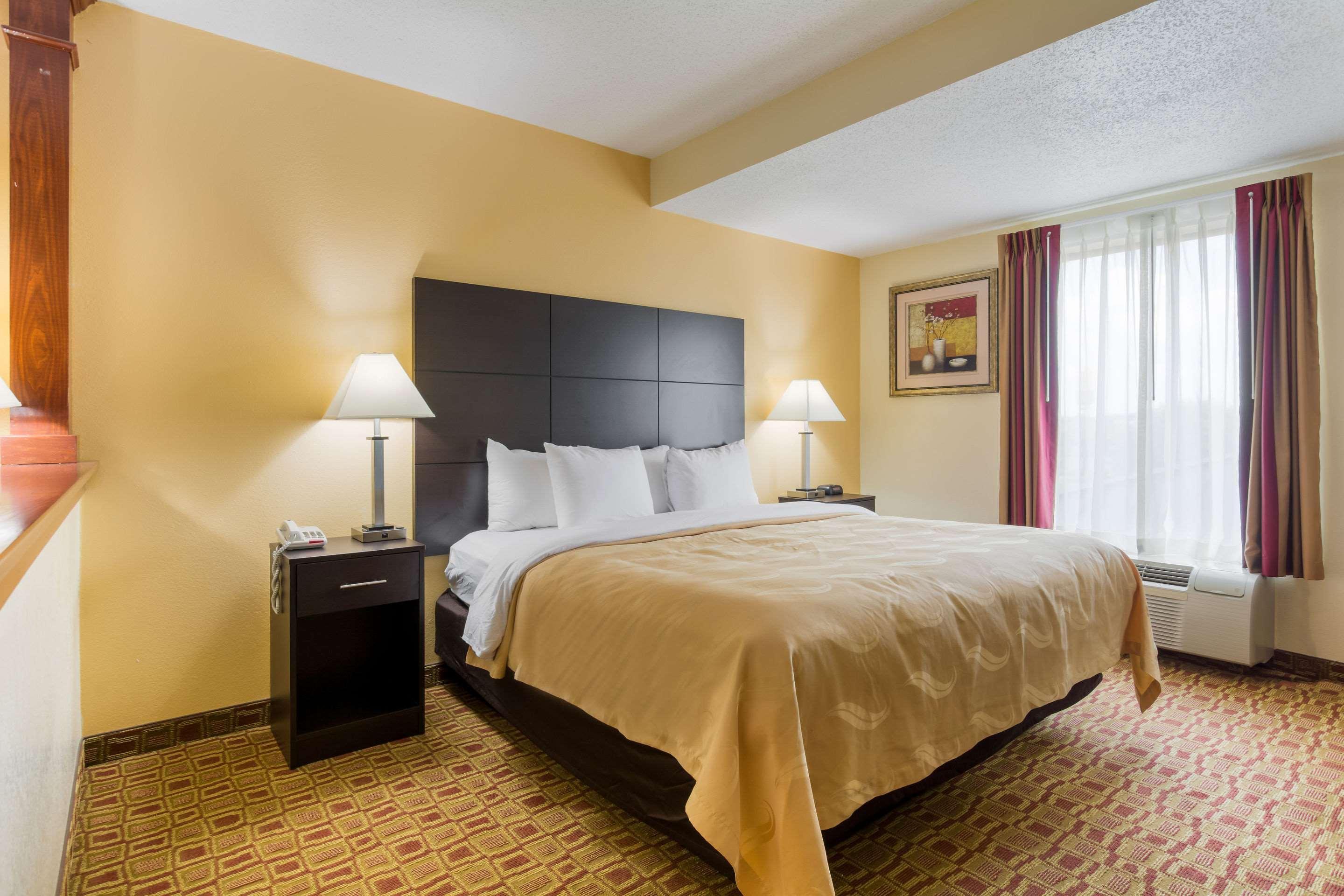 Quality Inn & Suites Sellersburg Kültér fotó