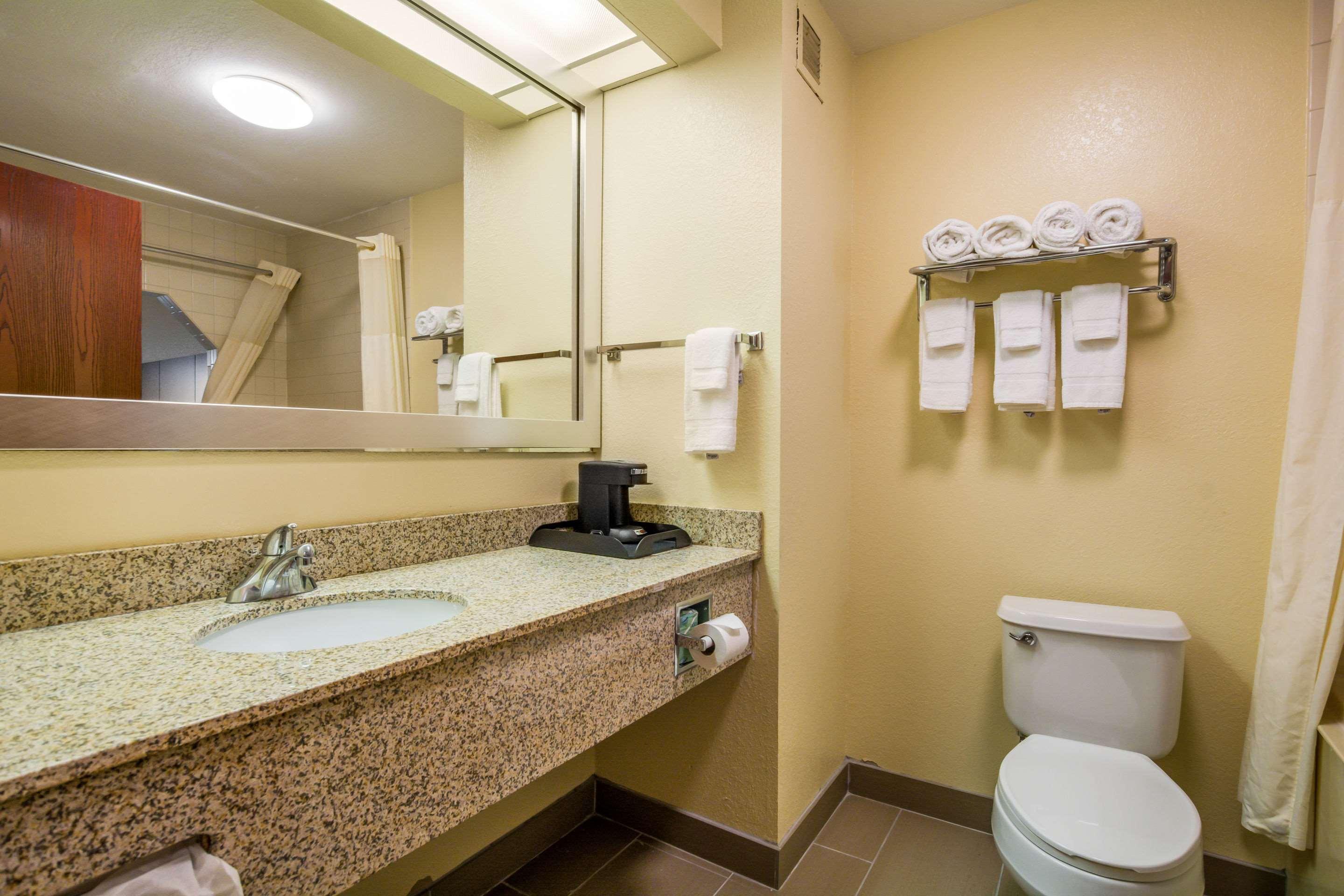 Quality Inn & Suites Sellersburg Kültér fotó