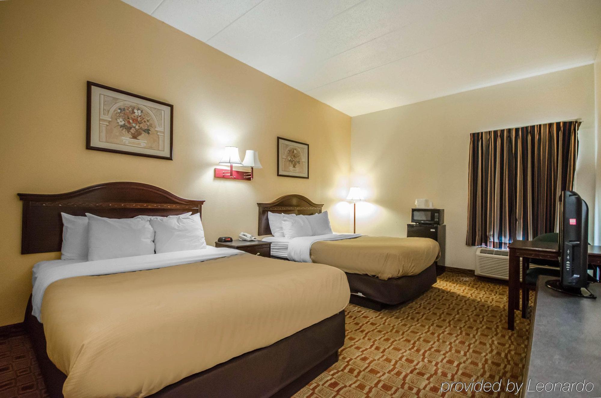 Quality Inn & Suites Sellersburg Kültér fotó