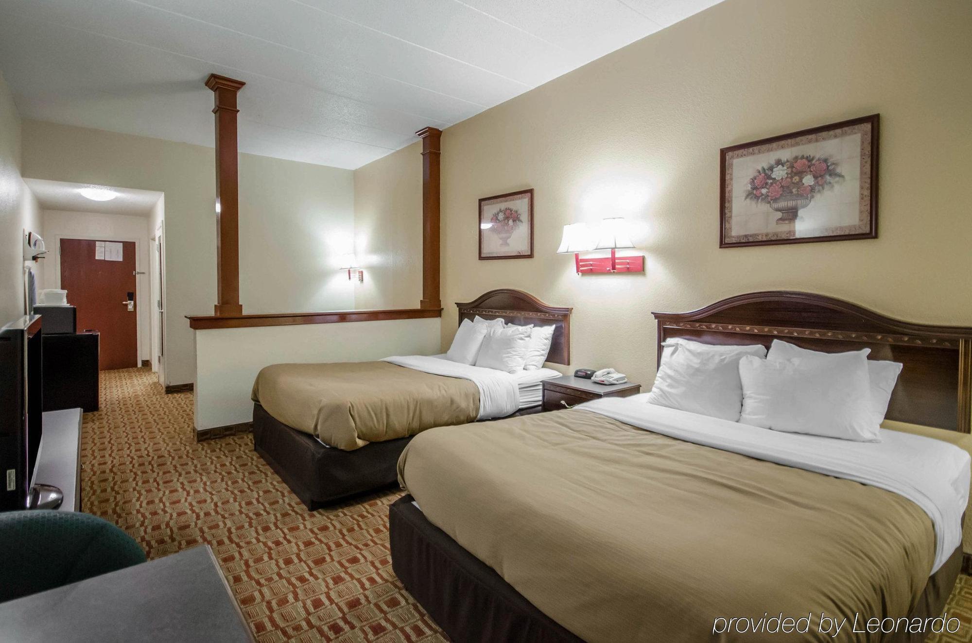 Quality Inn & Suites Sellersburg Kültér fotó