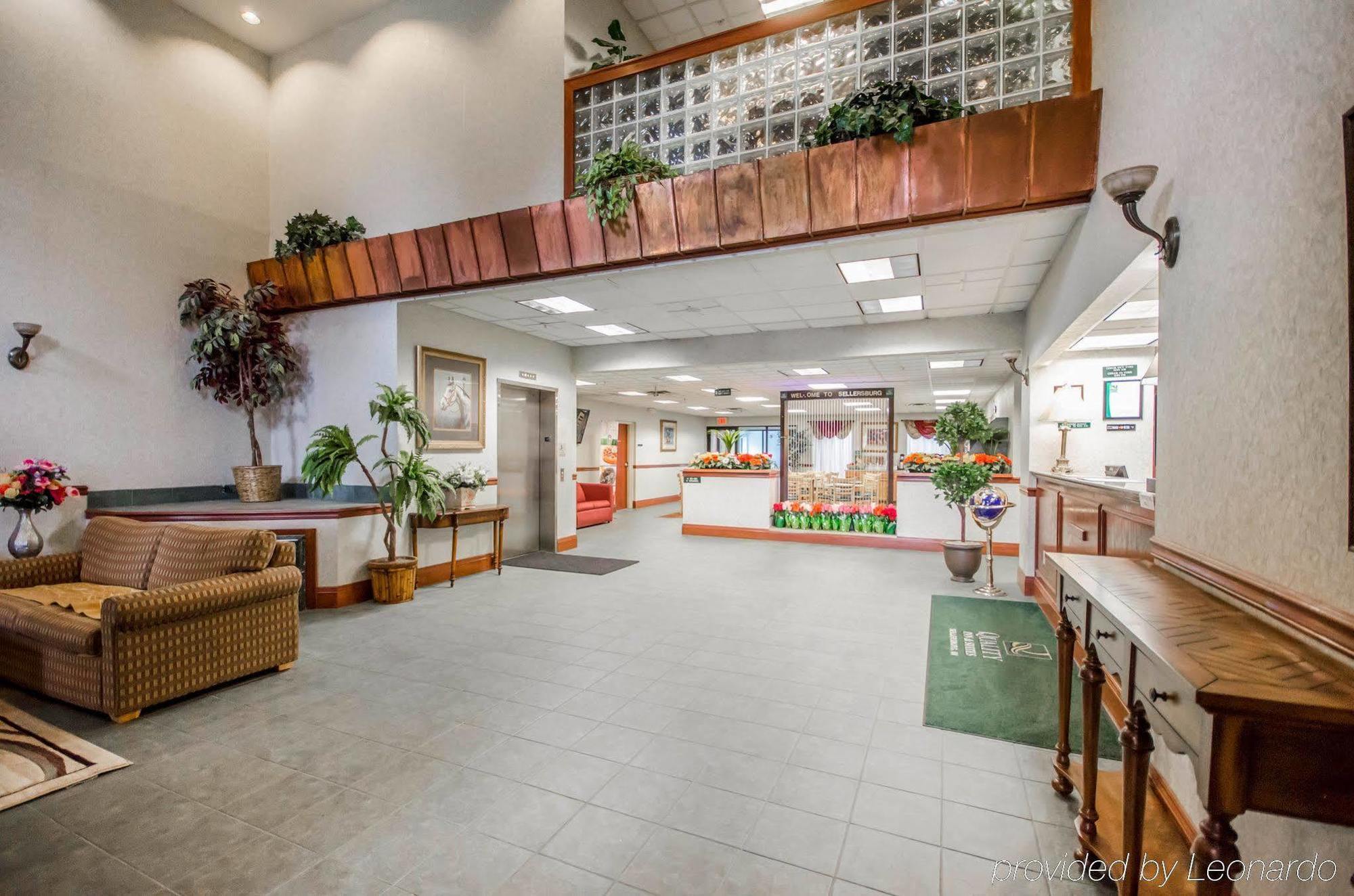Quality Inn & Suites Sellersburg Kültér fotó