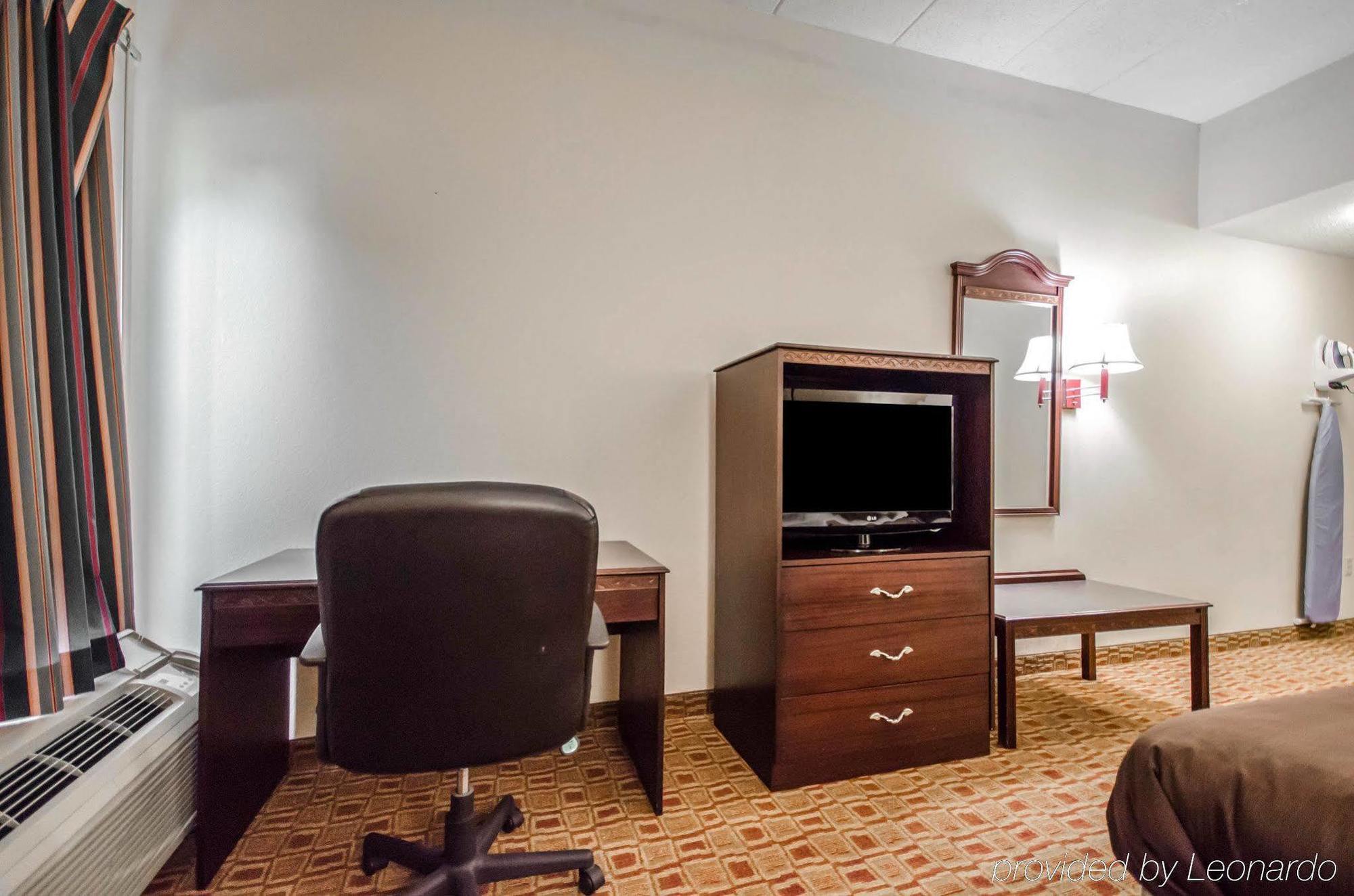 Quality Inn & Suites Sellersburg Kültér fotó